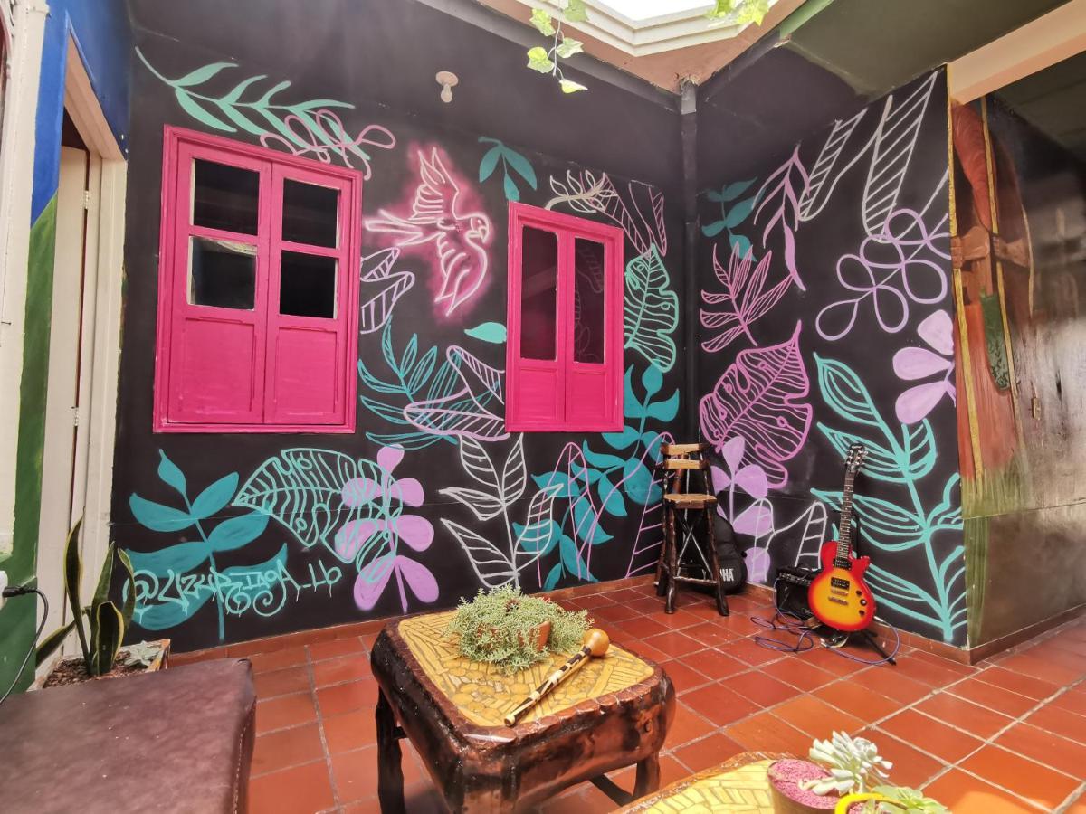 Lienzo Hostel And Mural Art Museum Попаян Екстериор снимка