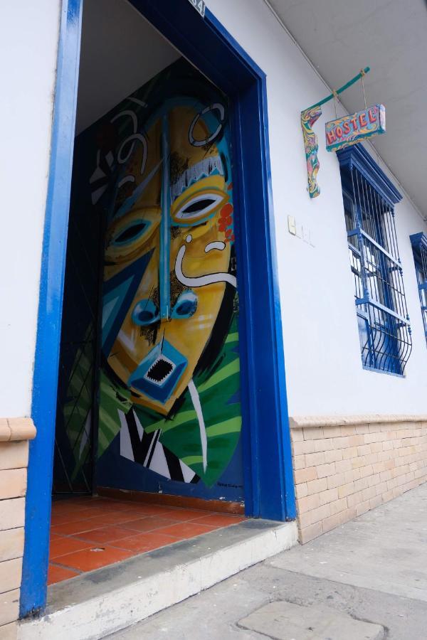 Lienzo Hostel And Mural Art Museum Попаян Екстериор снимка