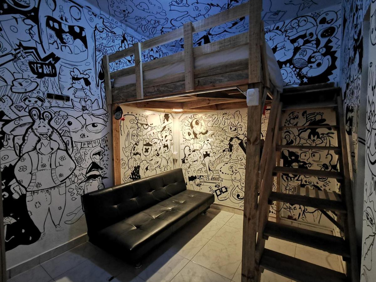 Lienzo Hostel And Mural Art Museum Попаян Екстериор снимка