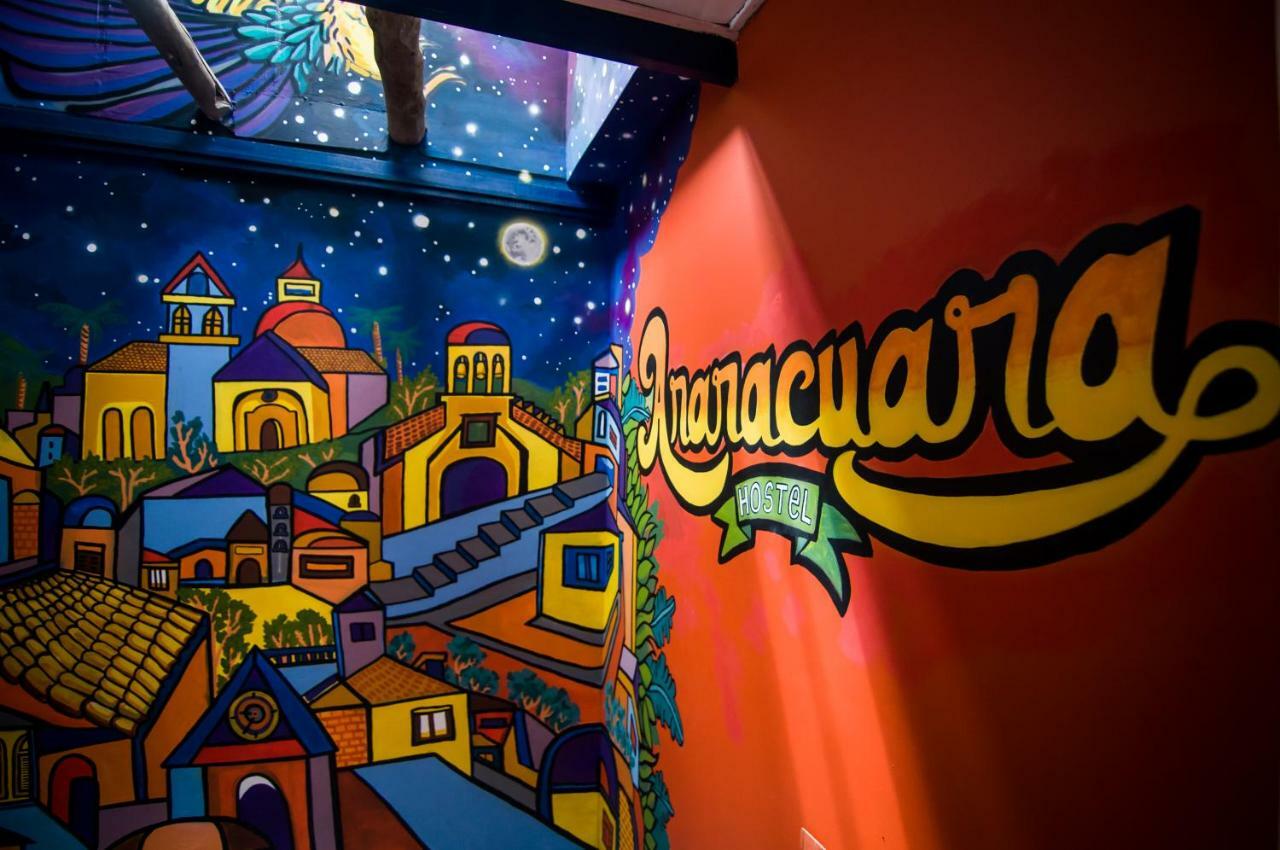 Lienzo Hostel And Mural Art Museum Попаян Екстериор снимка